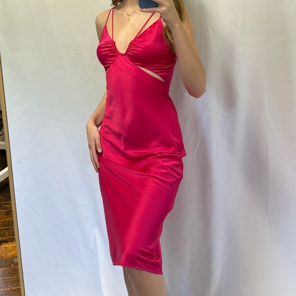Dynamite satin midi dress - Picture 3 of 6